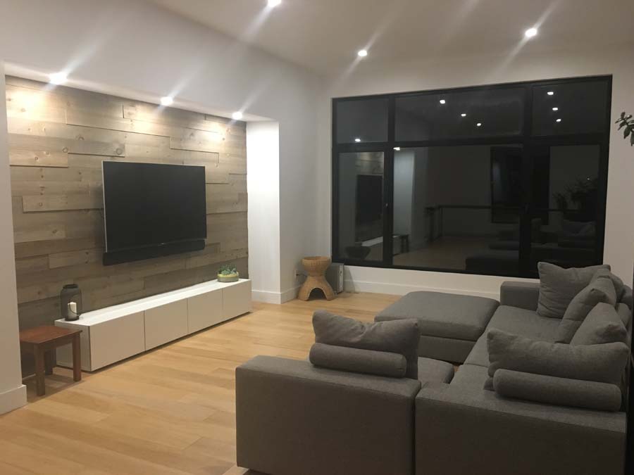 Remote Riverside Home (19)         